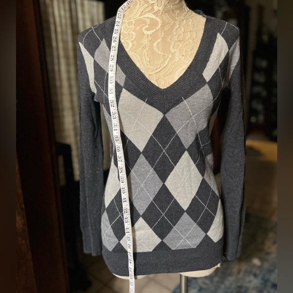 J crew argyle cashmere blend sweater/ grey/  white/ charcoal size small-like new - Picture 4 of 12